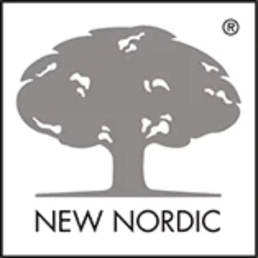 „New Nordic“ logotipas su sidabrinio medžio simboliu.
