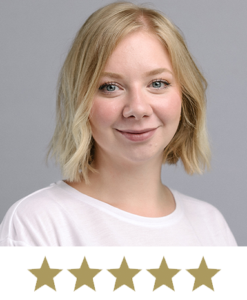 Hair Volume™ 10 Šypsosi moteris, po kuria pavaizduotos penkios žvaigždės.