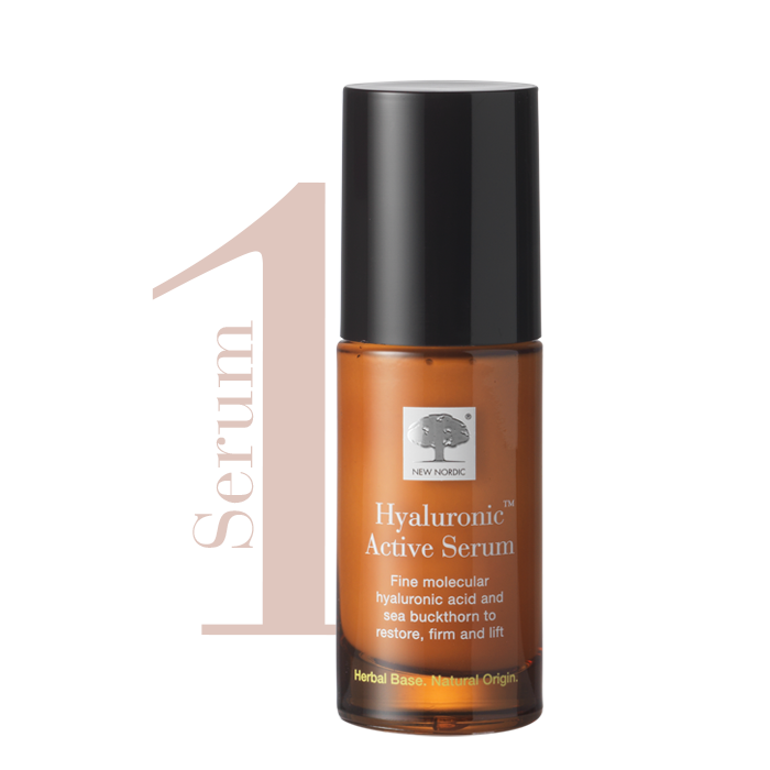 1 etapas: „Hyaluronic Active™“ akių kremas nurodytas kaip pirmasis odos priežiūros rutinos etapas.