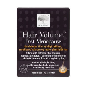 „New Nordic Hair Volume™ Post Menopause“ tablečių nuotrauka – su obuolių ekstraktu, B grupės vitaminais, cinku, biotinu ir klijų ekstraktu, padedančiais išlaikyti tankesnius ir blizgančius plaukus.