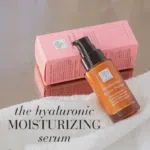 Naujas „Nordic Hyaluronic Active™“ serumas su užrašu: „hialurono drėkinamasis serumas“