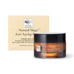 „New Nordic Natural Magic™“ kremas nuo senėjimo padeda sumažinti raukšlių matomumą, taip pat drėkina, stangrina, išlygina odą ir suteikia jai spindesio. Sudėtyje yra granatų, astaksantino ir saulėgrąžų aliejaus.