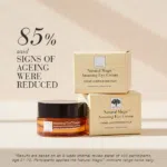 „Natural Magic™ Amazing Eye Cream“ pakuotė su užrašu „85 % respondentų teigė, kad senėjimo požymiai sumažėjo“.