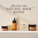 „Natural Magic™“ produktų asortimentas su tekstu: Atraskite mūsų „Natural Magic“ asortimentą.