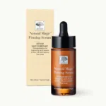 „Natural Magic™“ stangrinančio serumo pakuotės priekinė pusė.